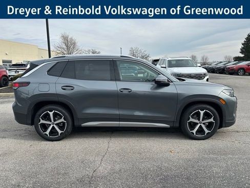 New 2026 Volkswagen Tiguan SE image 8
