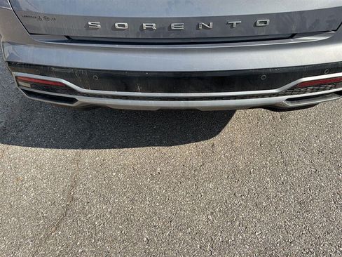 Used 2021 Kia Sorento S w/ Panoramic Sunroof Package FWD image 4