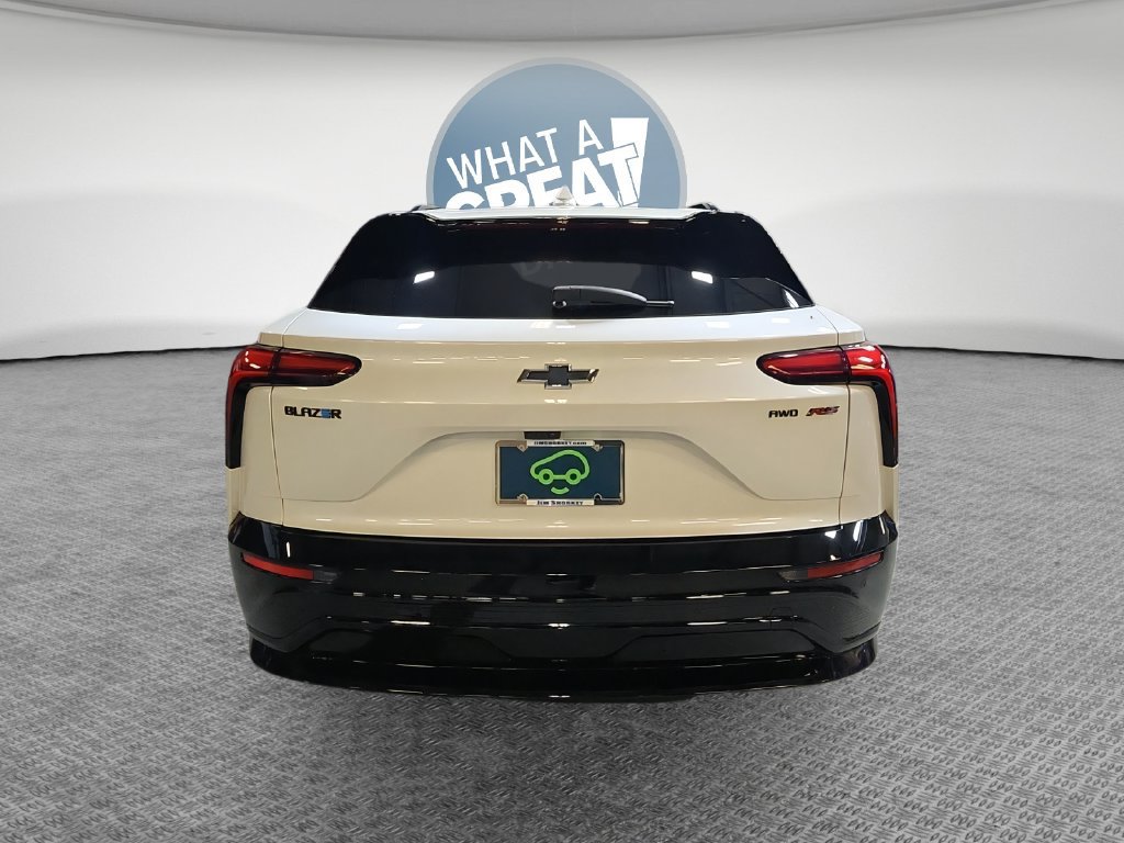 Used 2025 Chevrolet Blazer EV RS w/ Super Cruise Package AWD/4WD image 6