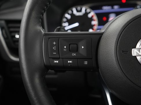 Used 2024 Nissan Rogue SV w/ SV Premium Package image 26