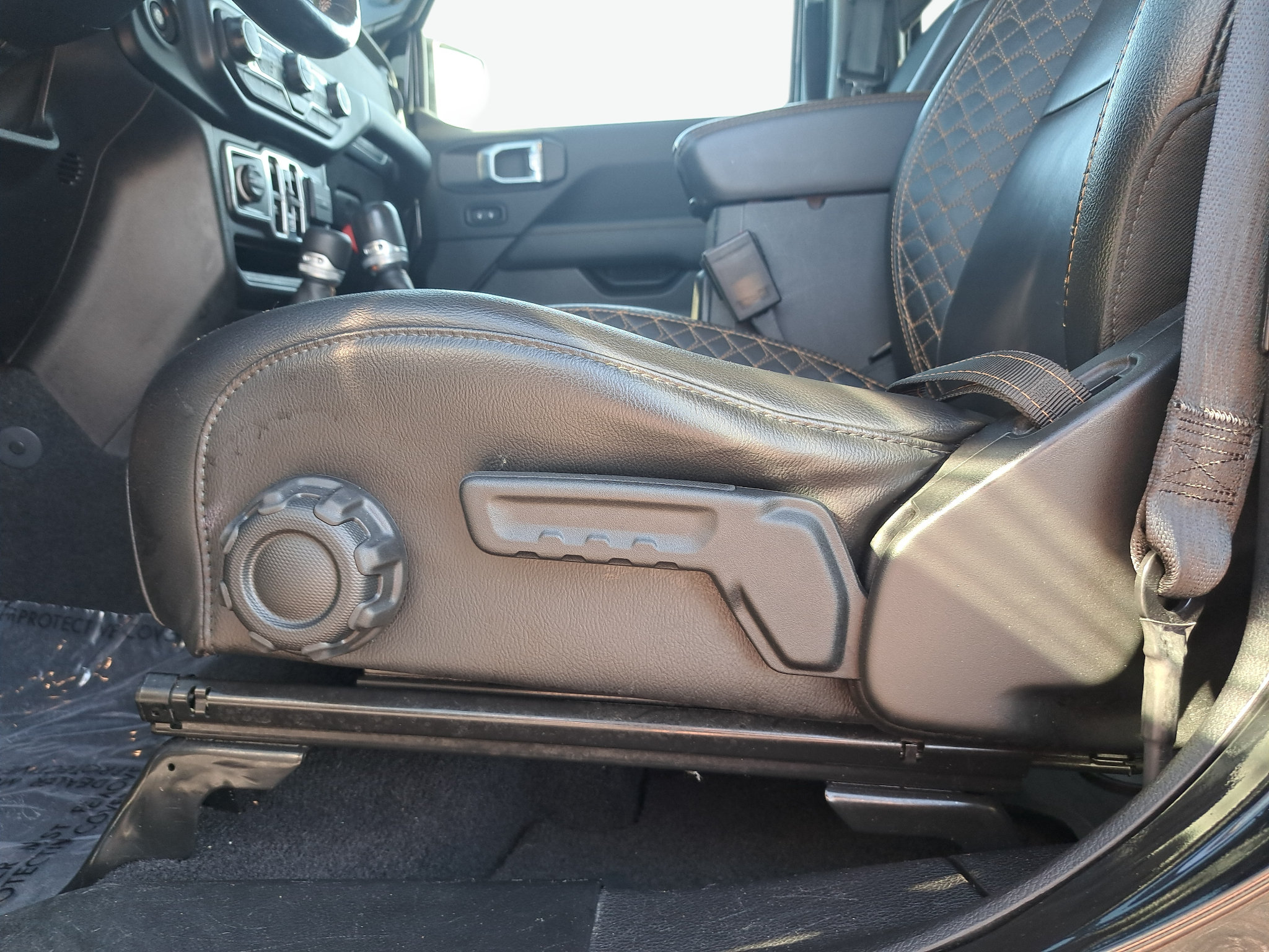 Certified 2021 Jeep Gladiator Overland AWD/4WD image 27