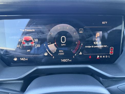 Used 2025 GMC Acadia Elevation image 31