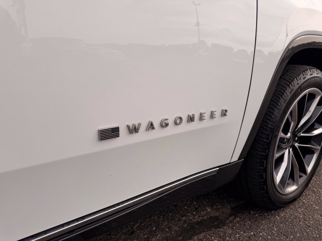 Used 2022 Jeep Wagoneer Series III w/ Premium Group I AWD/4WD image 16