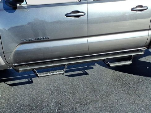 Used 2020 Toyota Tacoma SR5 image 31