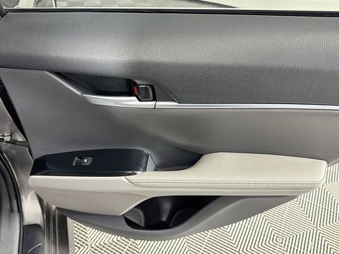 Used 2019 Toyota Camry XLE image 48