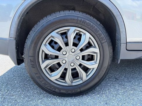 Used 2018 Nissan Rogue S AWD/4WD image 31