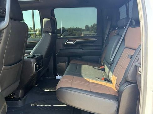 Used 2024 Chevrolet Silverado 3500 High Country w/ High Country Premium Package AWD/4WD image 24