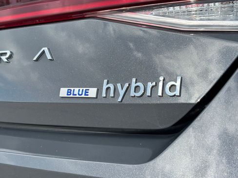 Used 2023 Hyundai Elantra Blue FWD image 6
