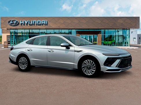 Used 2025 Hyundai Sonata Limited image 10