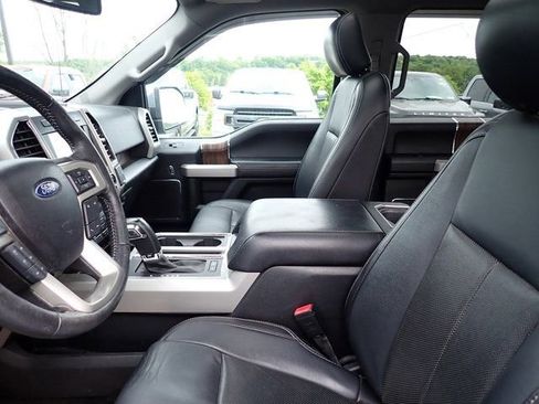 Used 2019 Ford F150 Lariat w/ Equipment Group 502A Luxury AWD/4WD image 11