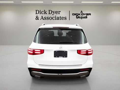 Used 2025 Mercedes-Benz GLB 250 image 2