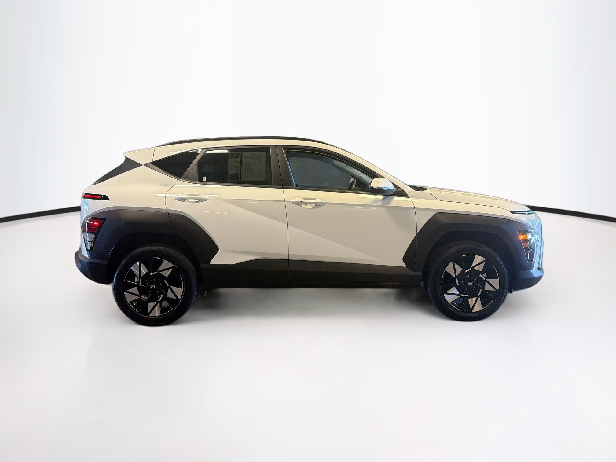 Used 2025 Hyundai Kona SEL AWD/4WD image 10