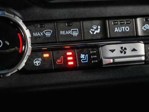 Used 2024 Ford F250 Lariat w/ Sport Appearance Package AWD/4WD image 26
