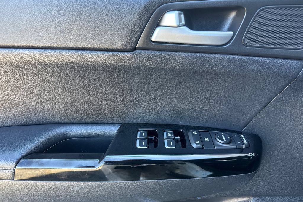 Used 2018 Kia Sportage EX w/ Option Group 040 AWD/4WD image 10