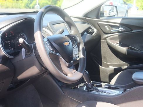 Used 2018 Chevrolet Malibu LS FWD image 15