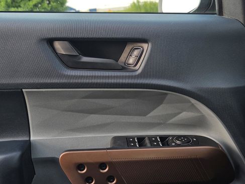 Used 2022 Ford Maverick Lariat FWD image 28