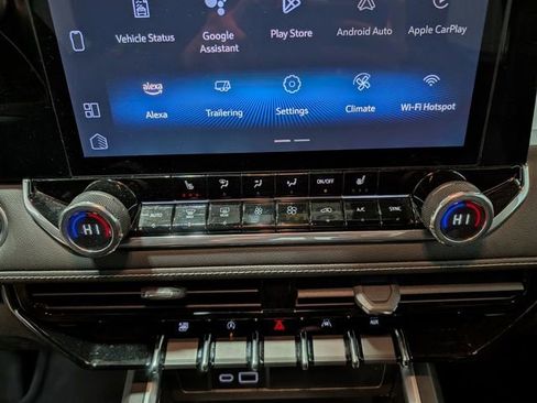 Used 2024 Chevrolet Colorado LT w/ LT Convenience Package II image 22