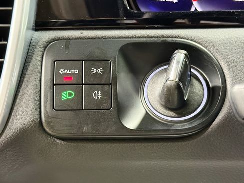 Certified 2023 Porsche Cayenne Platinum Edition AWD/4WD image 33