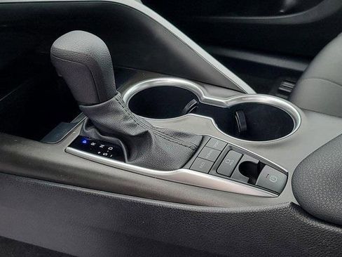 Used 2023 Toyota Camry LE image 9