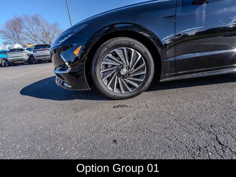 Certified 2023 Hyundai Sonata Limited w/ Cargo Package image 9