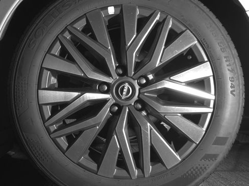 Used 2024 Nissan Altima 2.5 SV image 14