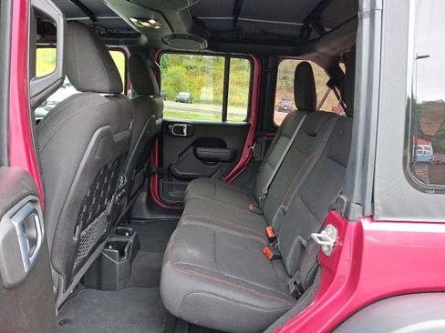 Used 2022 Jeep Wrangler Unlimited Rubicon w/ Cold Weather Group image 12