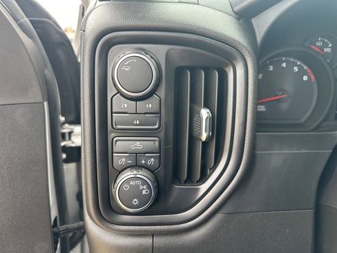 Used 2022 Chevrolet Silverado 2500 Custom w/ Custom Convenience Package AWD/4WD image 11