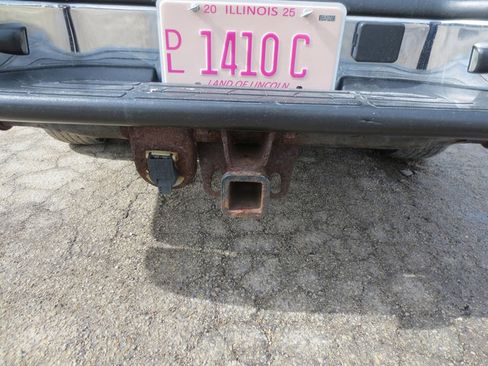 Used 2003 Chevrolet Suburban LS w/ LS Preferred Equipment Group image 9