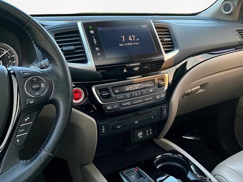 Used 2016 Honda Pilot Touring image 6