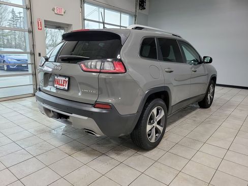 Used 2019 Jeep Cherokee Limited w/ Luxury Group image 5