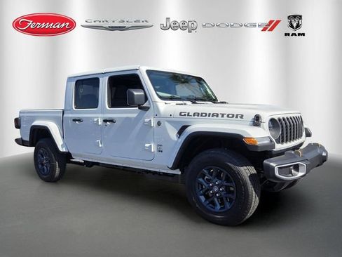 Used 2026 Jeep Gladiator Sport AWD/4WD image 1