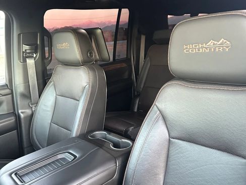 Used 2021 Chevrolet Suburban High Country w/ Premium Package image 21