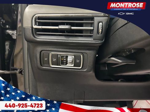 Used 2024 Lincoln Corsair AWD image 13