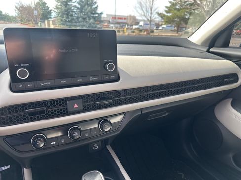 Used 2025 Honda HR-V LX image 13