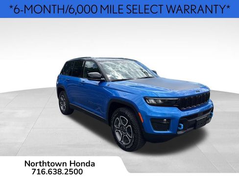Used 2023 Jeep Grand Cherokee Trailhawk w/ Luxury Tech Group III AWD/4WD image 2