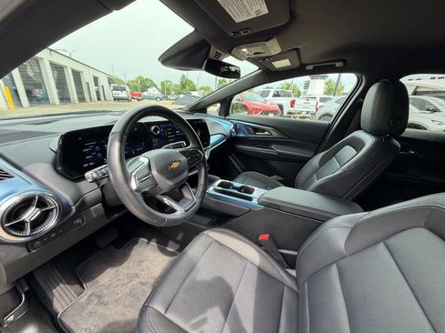 Used 2025 Chevrolet Equinox EV LT w/ Convenience Package FWD image 10