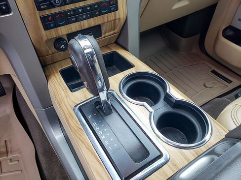 Used 2011 Ford F150 Lariat w/ Lariat Chrome Pkg image 12