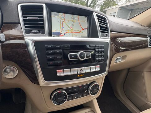 Used 2014 Mercedes-Benz GL 450 4MATIC image 33