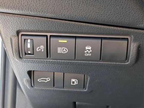 Used 2023 Toyota Corolla Cross AWD Hybrid w/ Convenience Package image 18