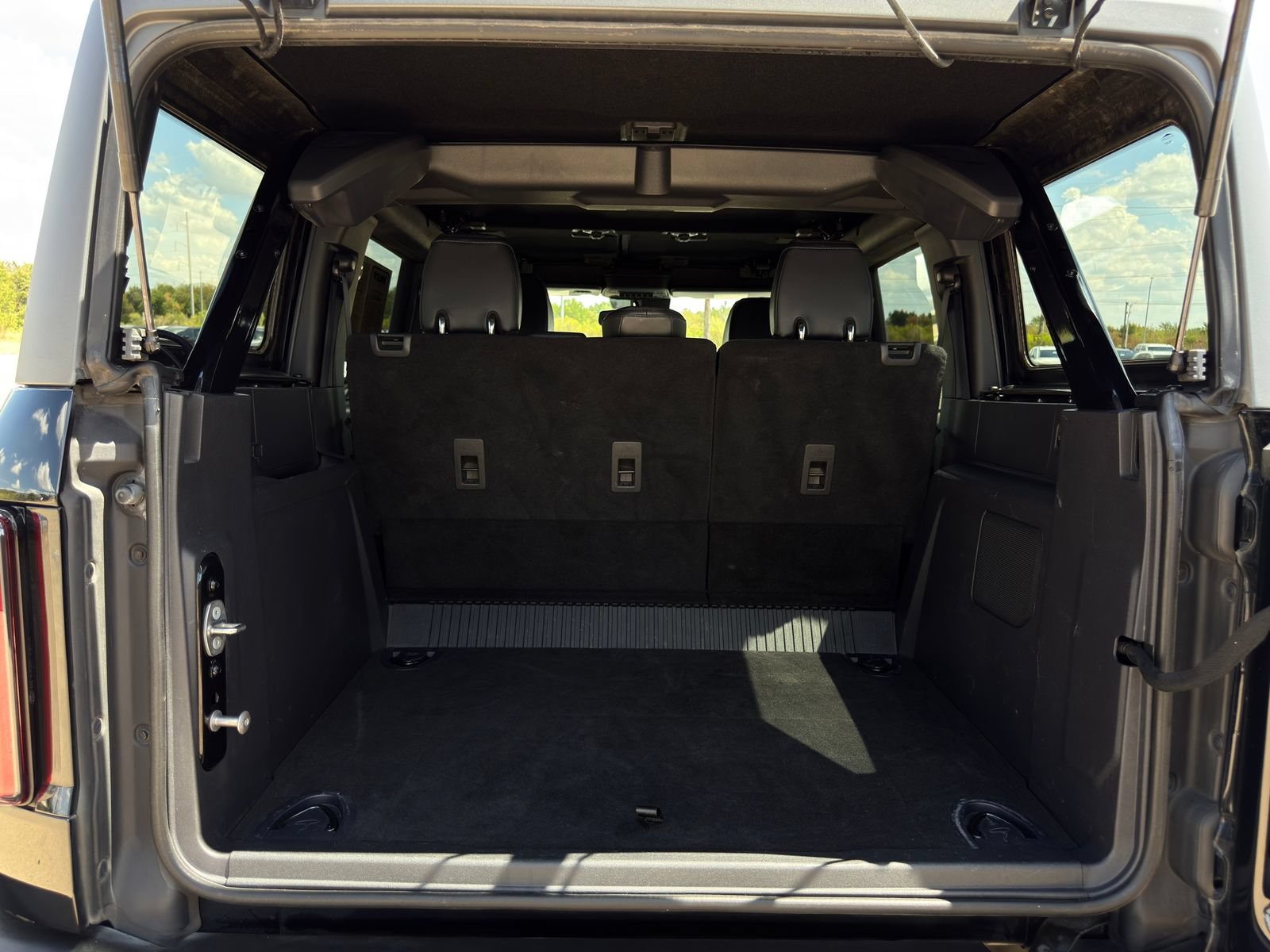 Used 2023 Ford Bronco Wildtrak AWD/4WD image 31