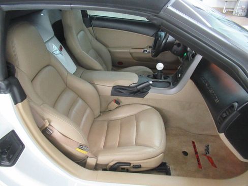 Used 2006 Chevrolet Corvette Convertible w/ Preferred Equipment Group image 22