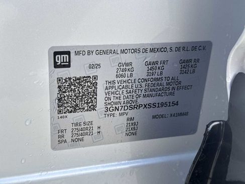 Used 2025 Chevrolet Equinox EV RS FWD image 25