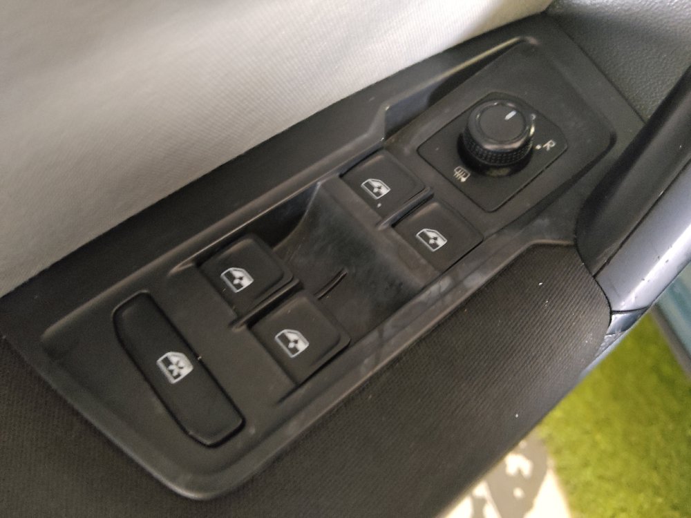 Used 2019 Volkswagen Tiguan S w/ Driver Assistance Package FWD image 27