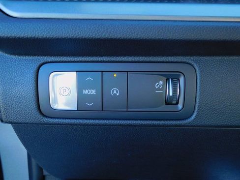 New 2026 Chevrolet Traverse LT w/ Midnight/Sport Edition FWD image 31