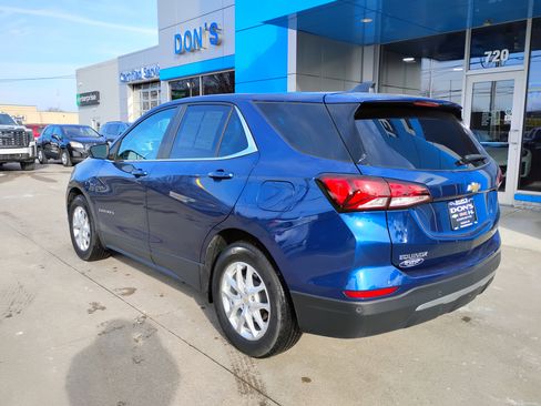Used 2022 Chevrolet Equinox LT image 2