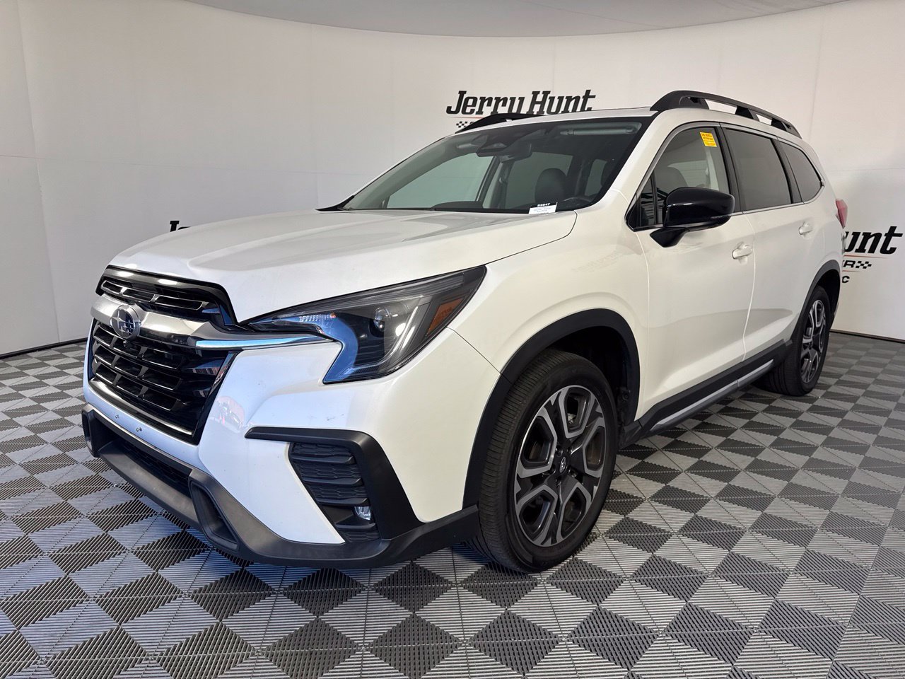Used 2024 Subaru Ascent Limited w/ Technology Package AWD/4WD image 1