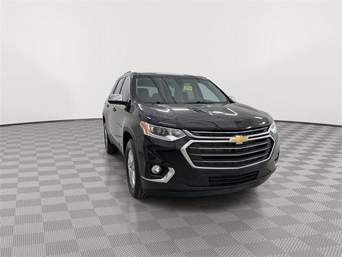 Used 2020 Chevrolet Traverse LT image 3