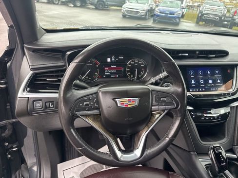 Used 2023 Cadillac XT6 Premium Luxury image 13
