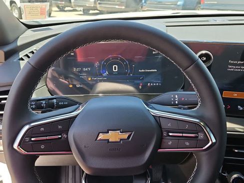 Used 2025 Chevrolet Traverse LT FWD image 22