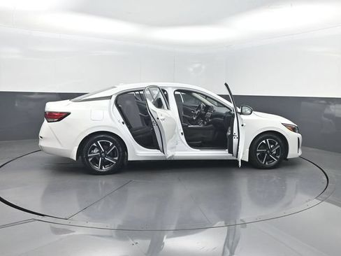 Used 2025 Nissan Sentra SV FWD image 38